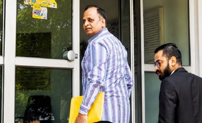 New Delhi: दिल्ली जल बोर्ड टेंडर मामले में सत्येंद्र जैन गिरफ्तार, पूर्व CEO समेत 6 पर ACB की कार्रवाई; मनी ट्रेल की जांच तेज