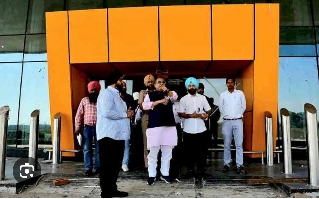 अरोड़ा के निरंतर प्रयासों से लगभग 30 वर्षों के बाद हलवारा हवाई अड्डे से उड़ानें शुरू होंगी