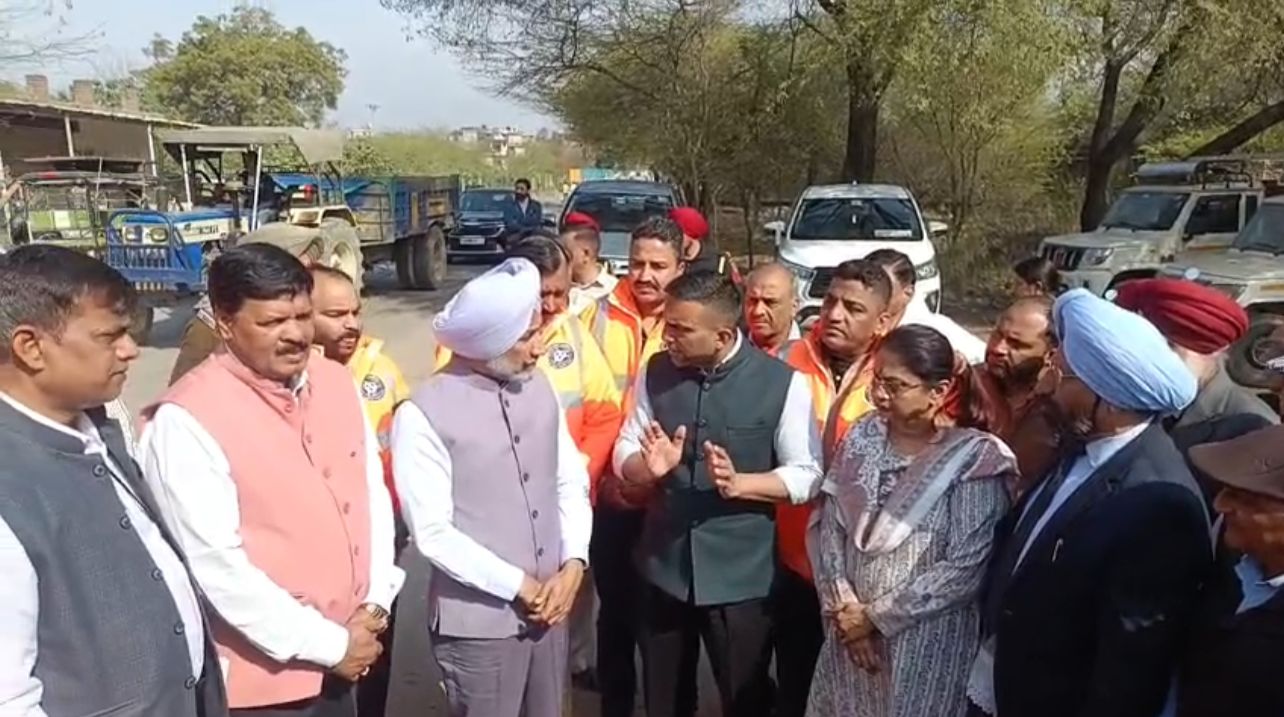 बलटाना रेलवे फाटक पर अंडरपास को लेकर बढ़ी उम्मीद, राज्यसभा सदस्य सतनाम सिंह संधू ने लिया जायज़ा