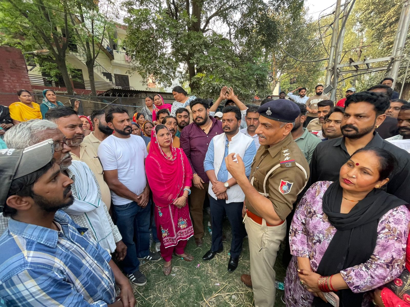 होली के दिन मौलीजागरां में खूनी हमला: डोर-टू-डोर गार्बेज कलेक्टर प्रधान धर्मवीर राणा पर तेजधार हथियार से जानलेवा हमला