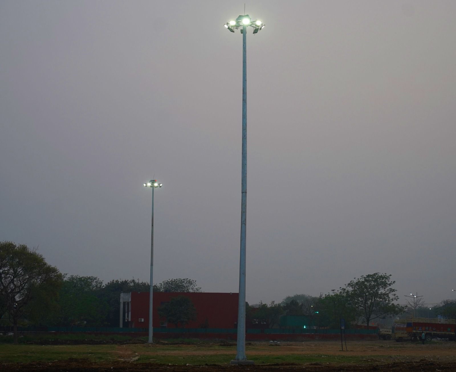 धनास की मंडी ग्राउंड में हाई मास्ट एलईडी लाइटिंग का उद्घाटन, सुरक्षा और रोशनी में होगा इजाफा