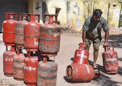 चंडीगढ़ में कमर्शियल गैस सिलिंडरों की किल्लत, रेस्टोरेंट-होटलों का कारोबार प्रभावित