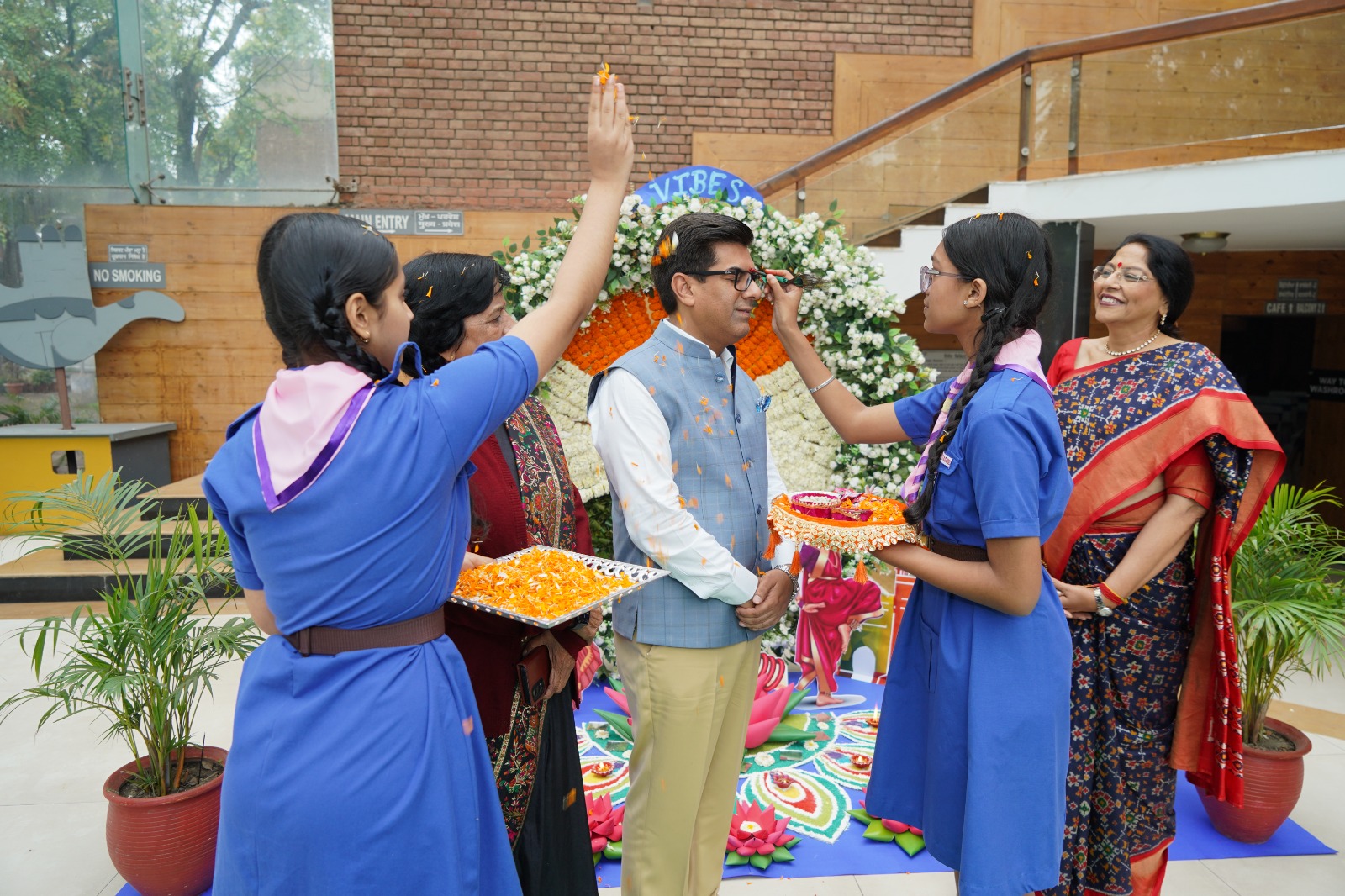 मेयर ने “Vibes 2026” में युवा प्रतिभाओं की सराहना की, मजबूत मूल्यों और संतुलित जीवनशैली पर दिया जोर