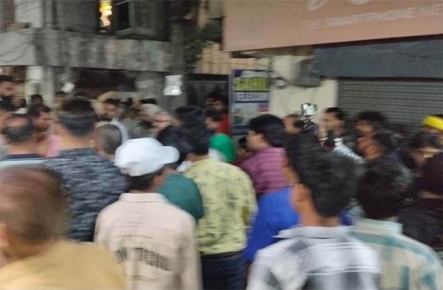 लुधियाना में मनी एक्सचेंजर की दुकान पर हथियारबंद लुटेरों का हमला, फायरिंग में एक घायल*