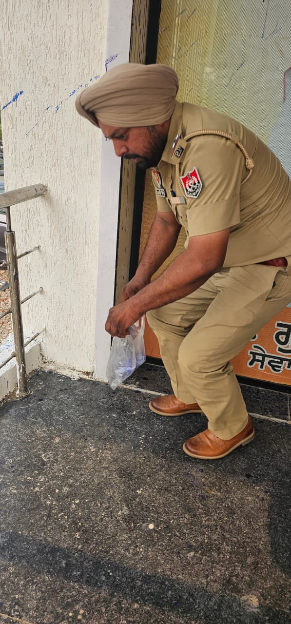 Zirakpur: जीरकपुर में भाजपा दफ्तर पर नकाबपोशों का हमला