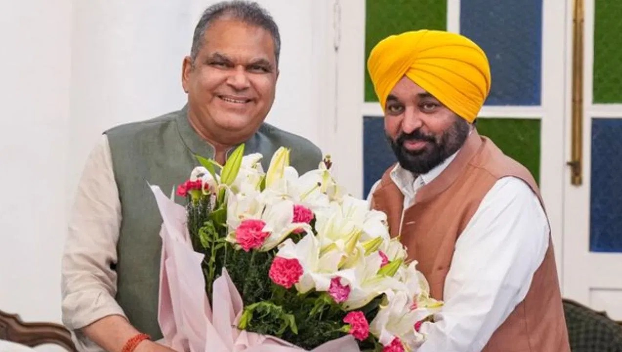 Chandigarh: पंजाब में सियासी हलचल, मंत्री पद से हटाए गए संजीव अरोड़ा