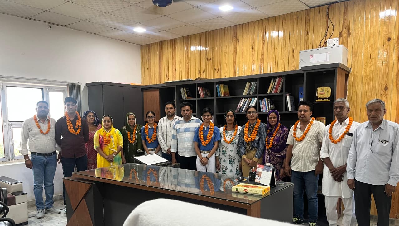 Kalayat: बोर्ड परीक्षा में बड़सीकरी खुर्द के विद्यार्थियों का शानदार प्रदर्शन, शिव सीनियर सेकेंडरी स्कूल के 5 छात्र प्रदेश की मेरिट सूची में शामिल