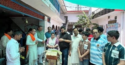 Hoshiarpur: ओहरी ने वृद्ध आश्रम और कुष्ट आश्रम में सेवा करके सादे और प्रेरणास्रोत ढंग से मनाया जन्मदिन