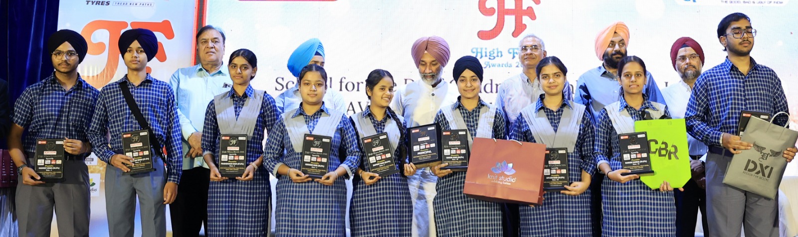 Ludhiana: स्टूडेंट्स देश का भविषय, नेशन को बिल्ड करने में निभाएंगे अहम रोल: बिक्रम सिद्धू