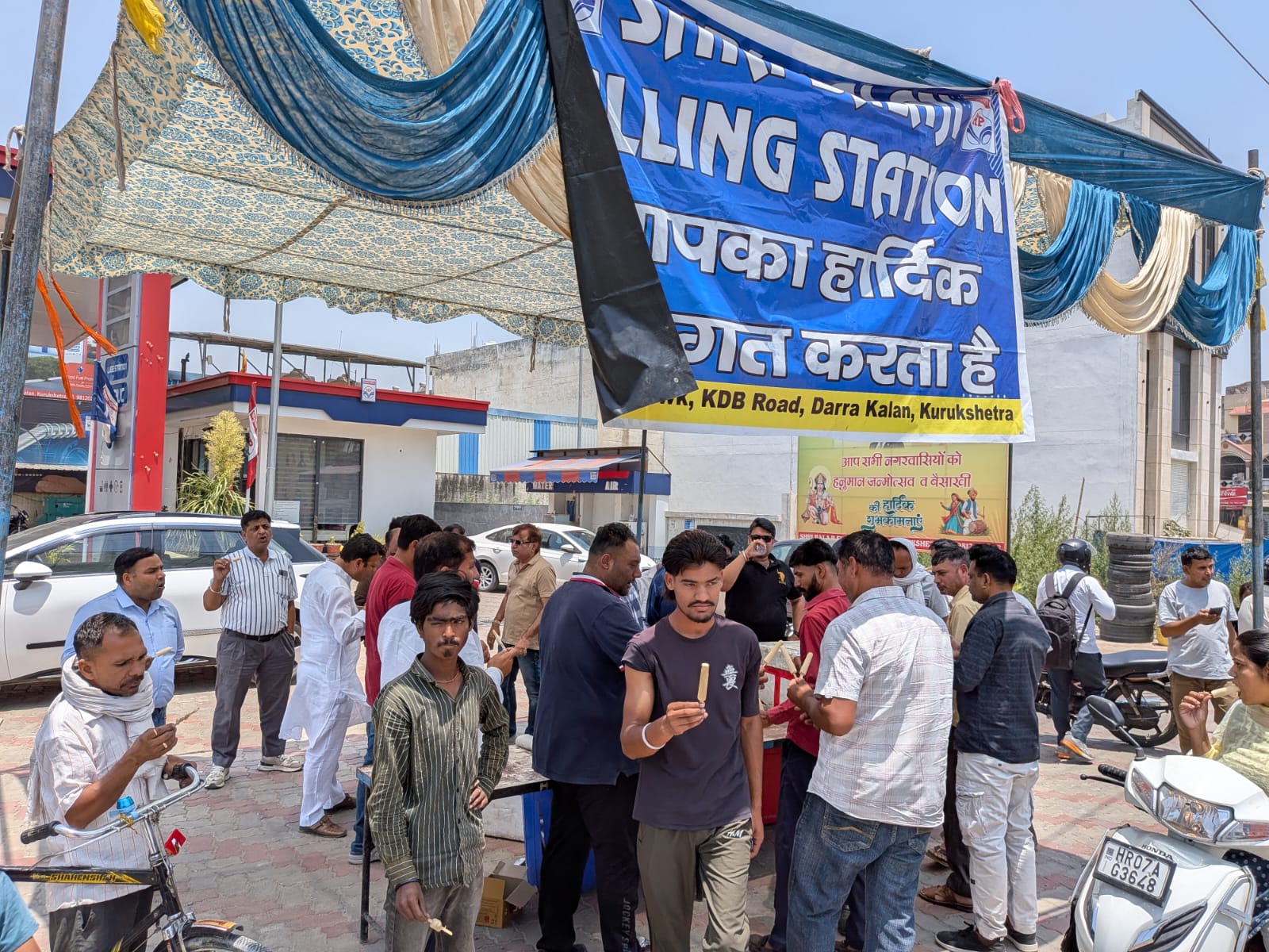 Kurukshetra: भीषण गर्मी में ठंडक का इंतजाम, आइसक्रीम भंडारा आयोजित