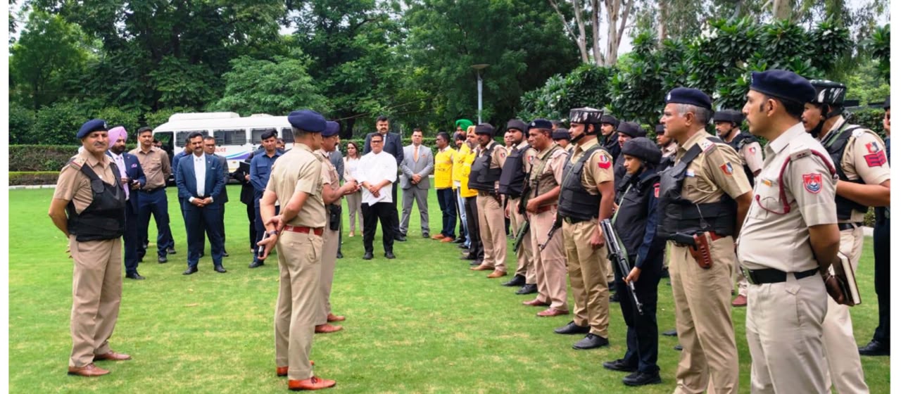Chandigarh: ताज होटल में संदिग्ध विस्फोटक की सूचना से मचा हड़कंप, चंडीगढ़ पुलिस ने मॉक ड्रिल में दिखाई मुस्तैदी