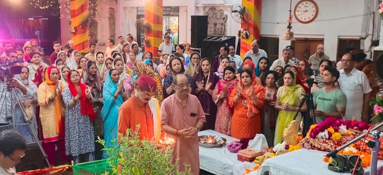 Ludhiana: शिव अभिषेक से दूर होते हैं जीवन के कष्ट, लुधियाना में शिव पुराण कथा के दौरान आचार्य हरिकृष्ण का संदेश