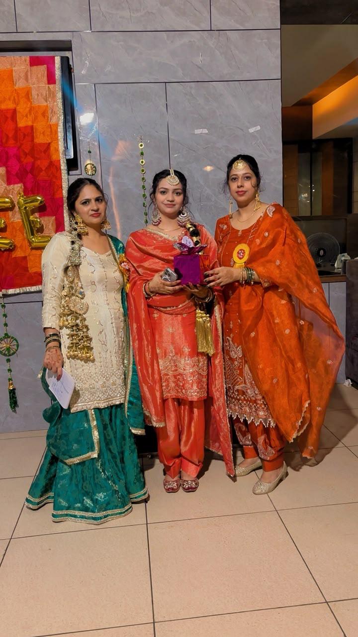 Derabassi: मेहंदी, संगीत और नृत्य से सजा तीज उत्सव, महिलाओं ने जमकर लगाए ठुमके